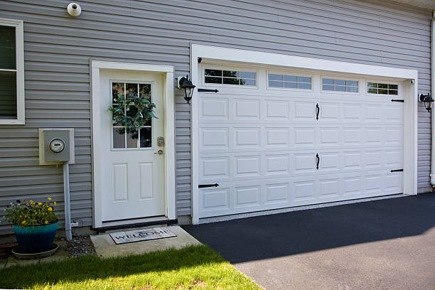 24/7 Emergency Garage Door Panel Replacement experts in Kettering, MD